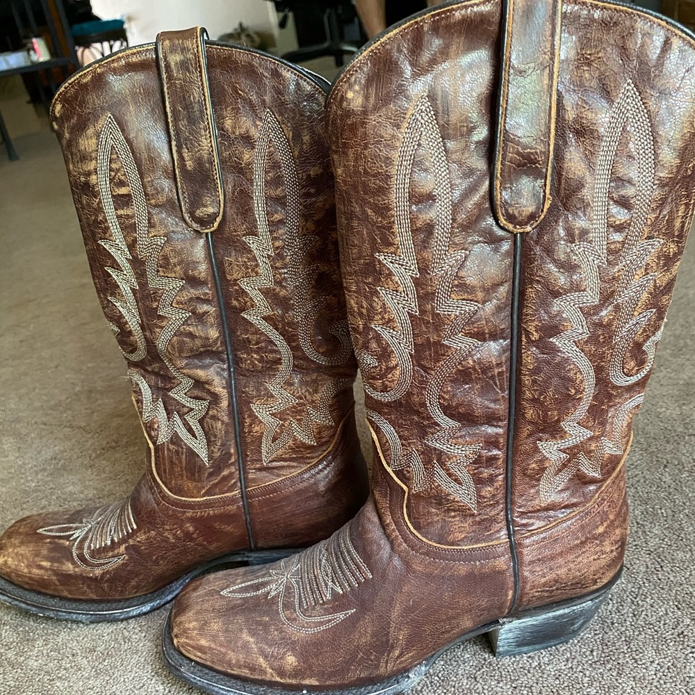 Caborca Distressed Boots
